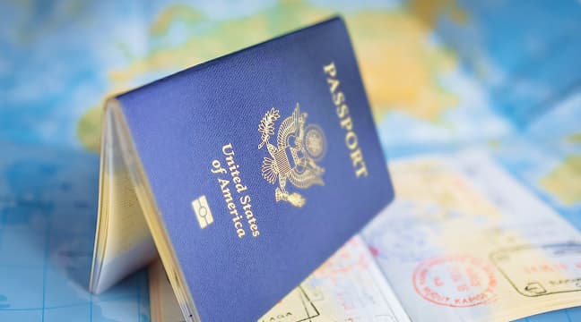What visa do retirees use to move to France?