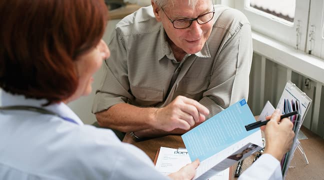 How does healthcare work for Australian retirees in France?